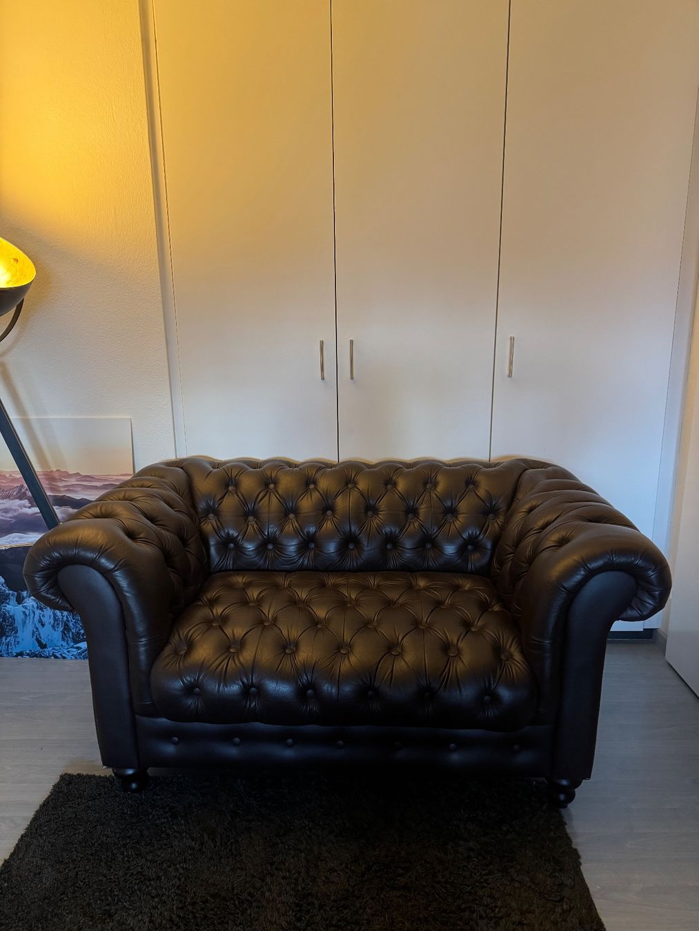 Sofas: Chesterfield Sofa-Set | 2-Sitzer + Sessel | Dunkelbraun – Gebraucht aus Aesch ZH von schimauscha 3