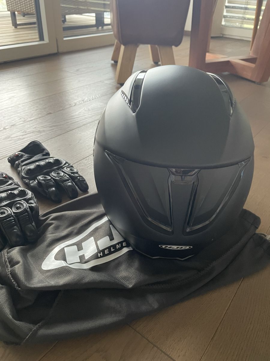 HJC Caschi & visiere: HJC Motorradhelm mit Triumph Handschuhe, Schwarz – Usato da Zürich venduto da jwiet 3