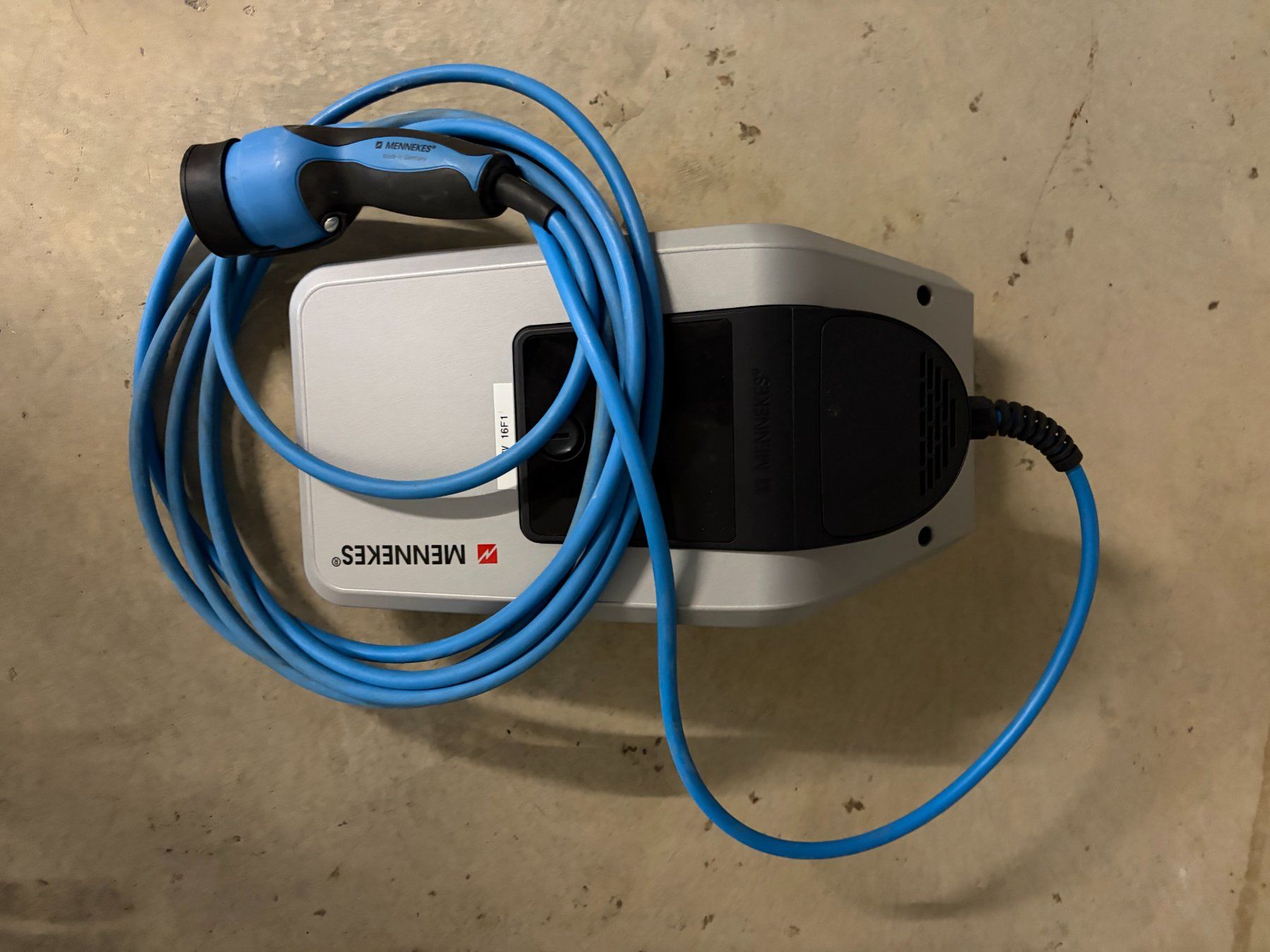 Mennekes Batterie-Ladegeräte: Wallbox Mennekes 3,7 kW – Gebraucht aus Bern von schwaba777