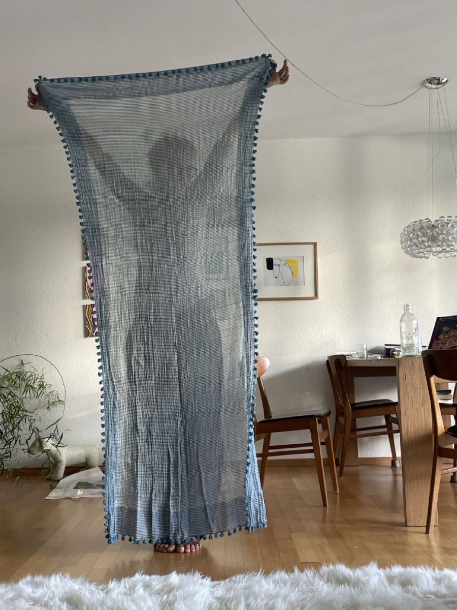 Foulard & Sciarpe: Halstuch mit Zottel blau gross – Usato da Zürich venduto da Lupini