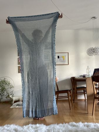 Halstuch mit Zottel blau gross