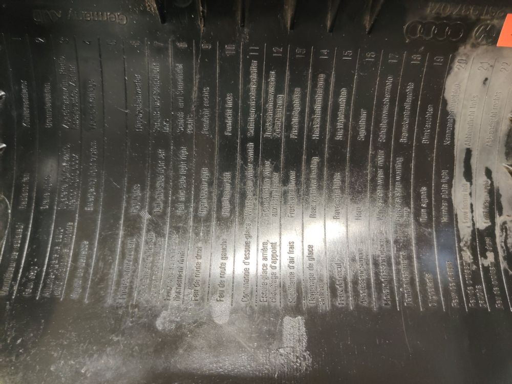 VW T3 Sicherungskasten Deckel Schwarz 251 937 071 (Gebraucht) in