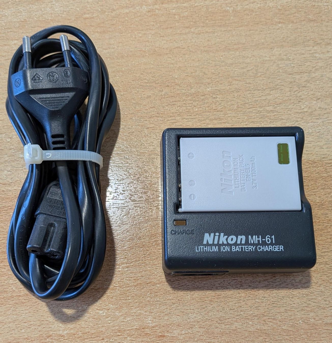 Nikon Altri Accessori: Nikon MH-61 Akku Ladegerät – Usato da Güttingen venduto da romli 1