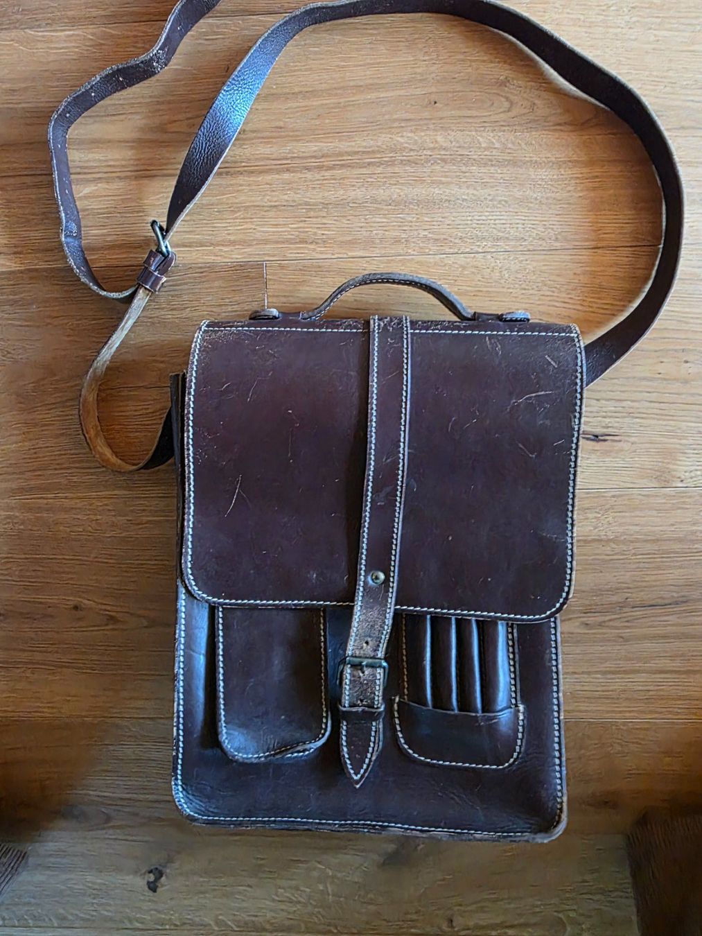 Valigie & Borse: robuste Leder Akten Mappe Laptop Tasche - Hoch Format – Usato da Walterswil BE venduto da Lonitti