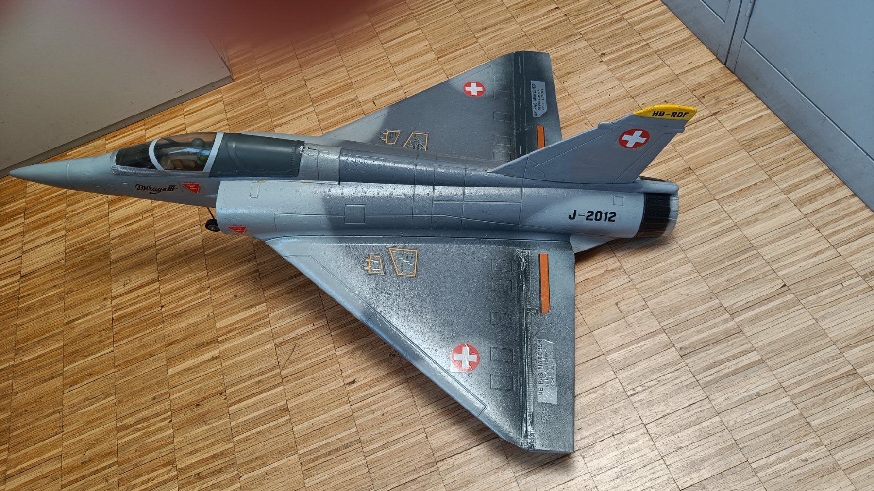 Modellismo RC: Modellflugzeug Mirage III Schweizer Luftwaffe gebraucht – Usato da Meiringen venduto da Ford1 3
