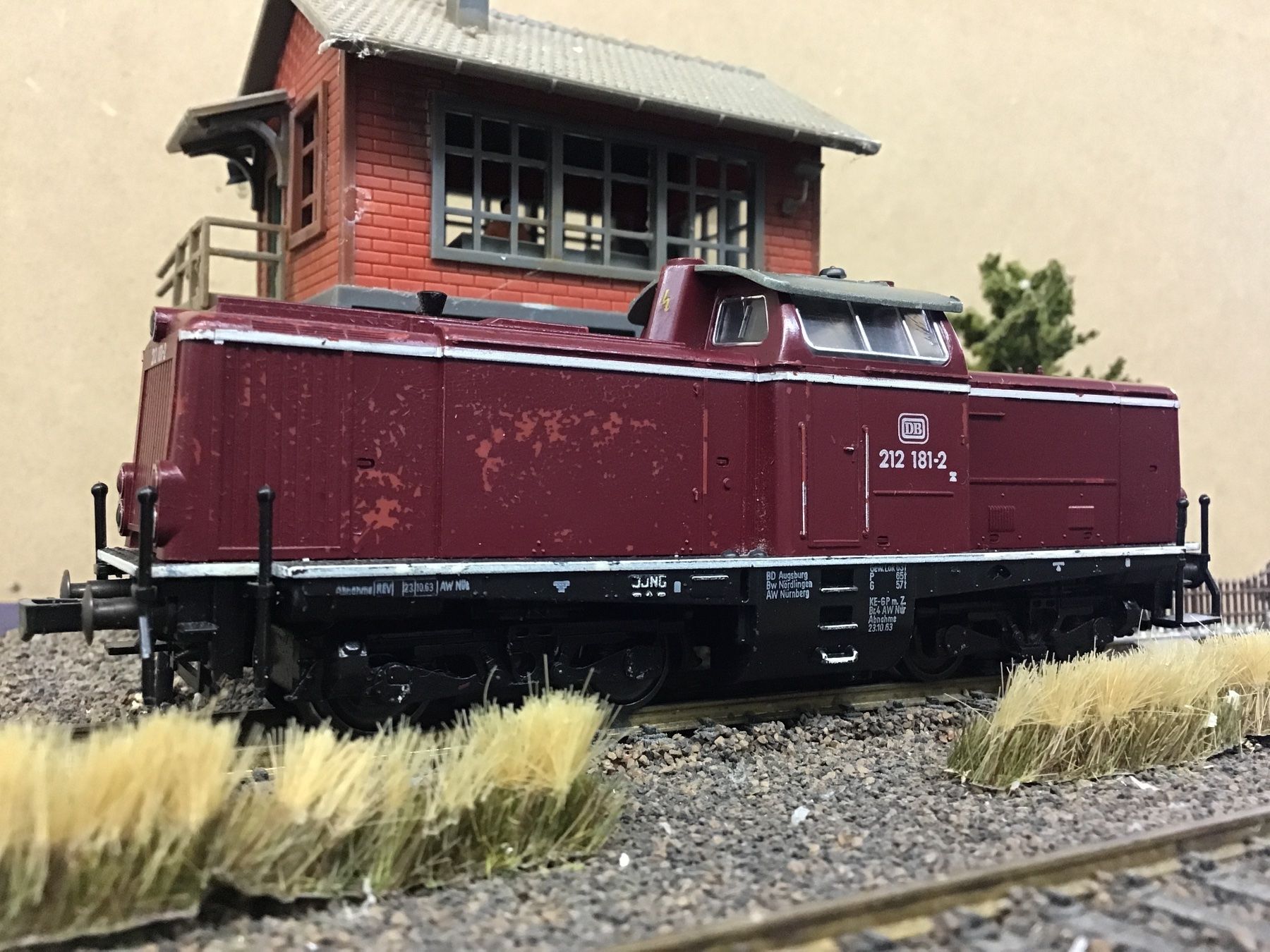 Fleischmann Modellini di ferrovie: FLEISCHMANN H0 Diesellok BR 212 181-2 DB – Usato da Männedorf venduto da Modelle-aller-Art 1