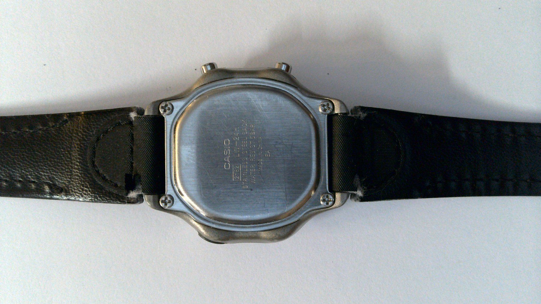 Casio Orologi: 2 Vintage Casio Illuminator Digital Uhren – Usato da Salmsach venduto da aacs65 6