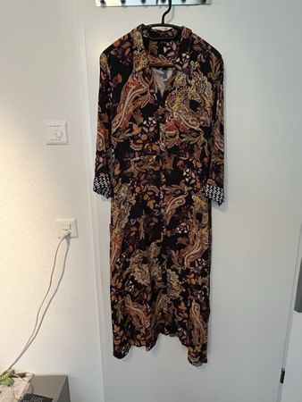 Wunderschönes Kleid mit Paisley Muster, Grösse 40/42