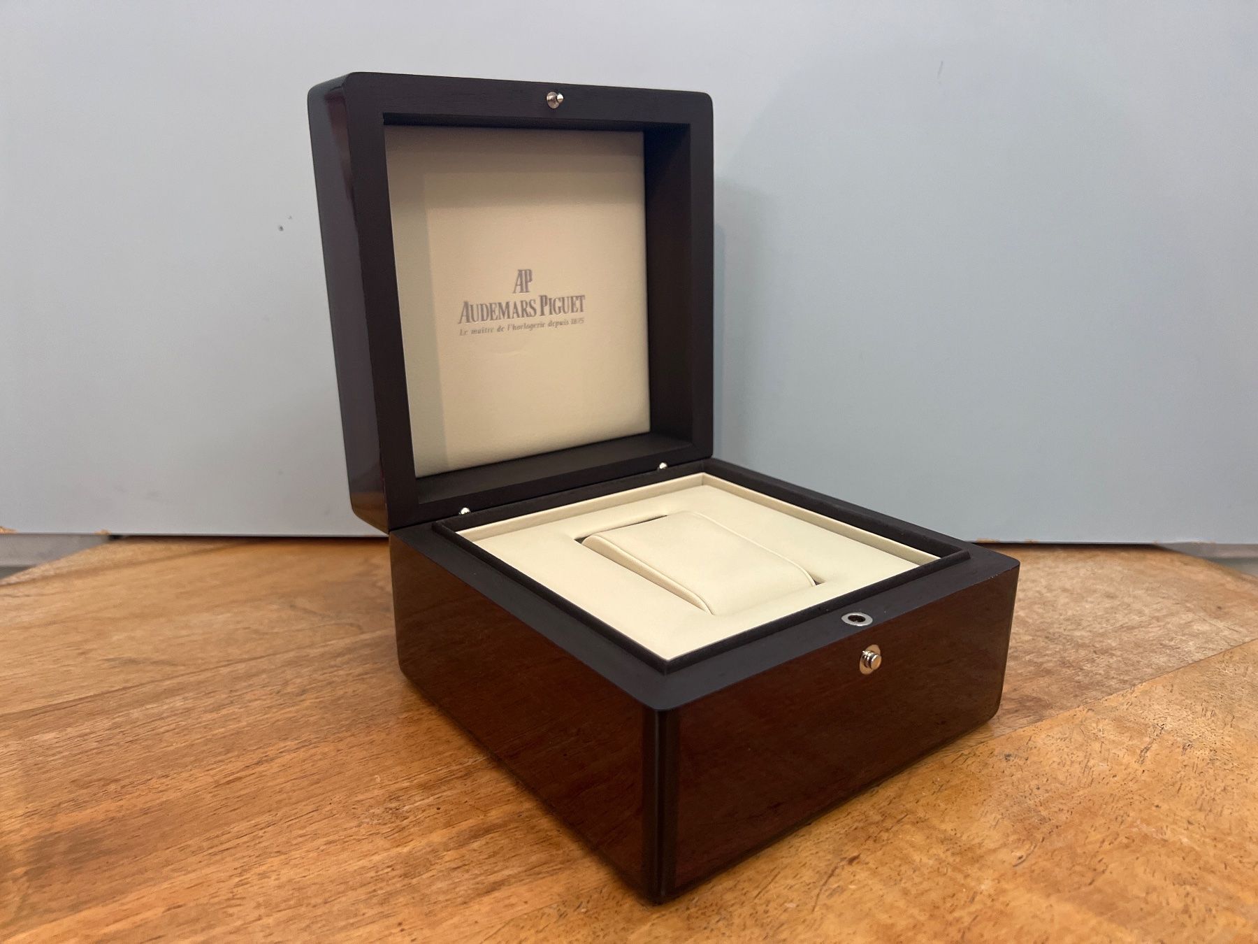 Audemars Piguet Orologi: AUDEMARS PIGUET Uhrenbox – Usato da Otelfingen venduto da Yossi-68 6