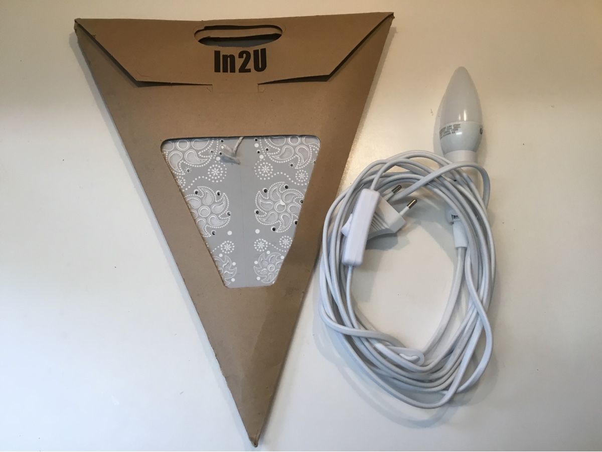 Lampade: Faltbare Sternlampe In2U aus Karton – Usato da Kreuzlingen venduto da Schuggerman 2