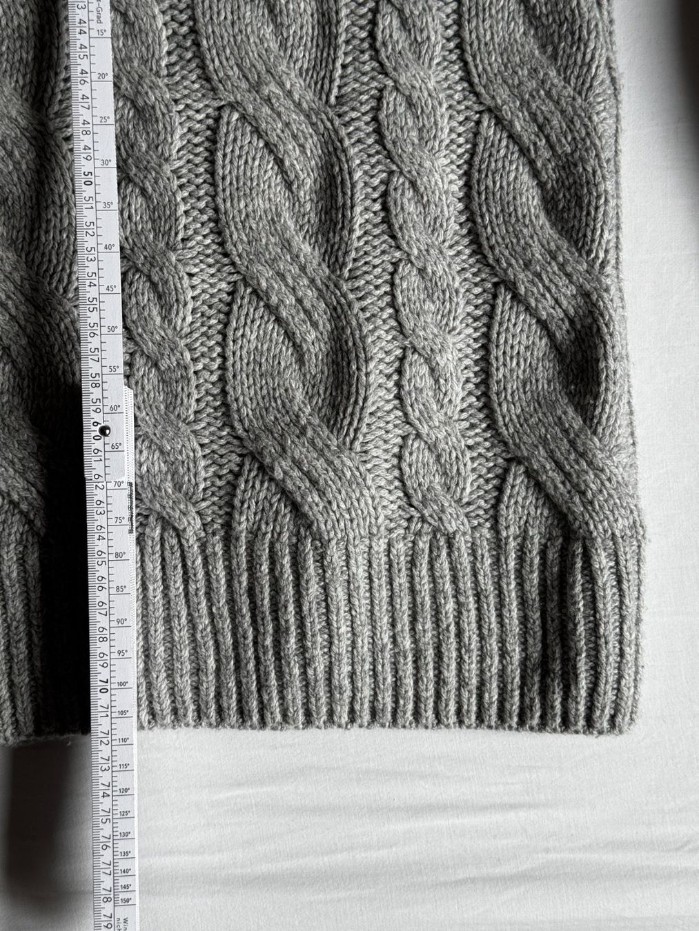 H&M Maglioni & Felpe: H&M Kabelstrick Pullover, primär aus Wolle – Usato da Vilters venduto da Sidsel_M 5