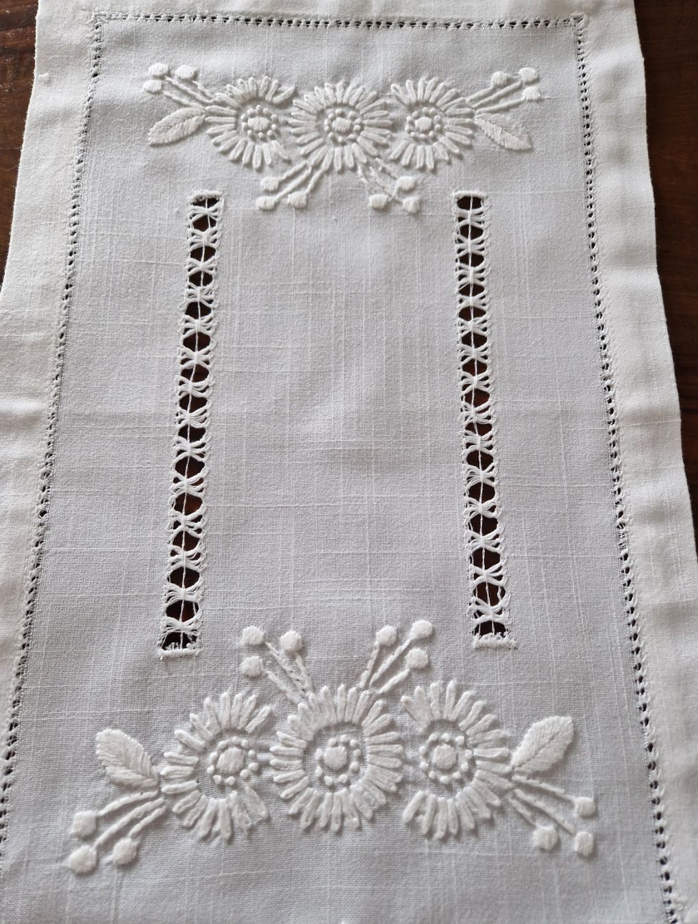 Altra biancheria da tavola: Tischläufer +2 Set / Handarbeit – Nuovo (secondo la descrizione) da Bern venduto da Antikbatik 3