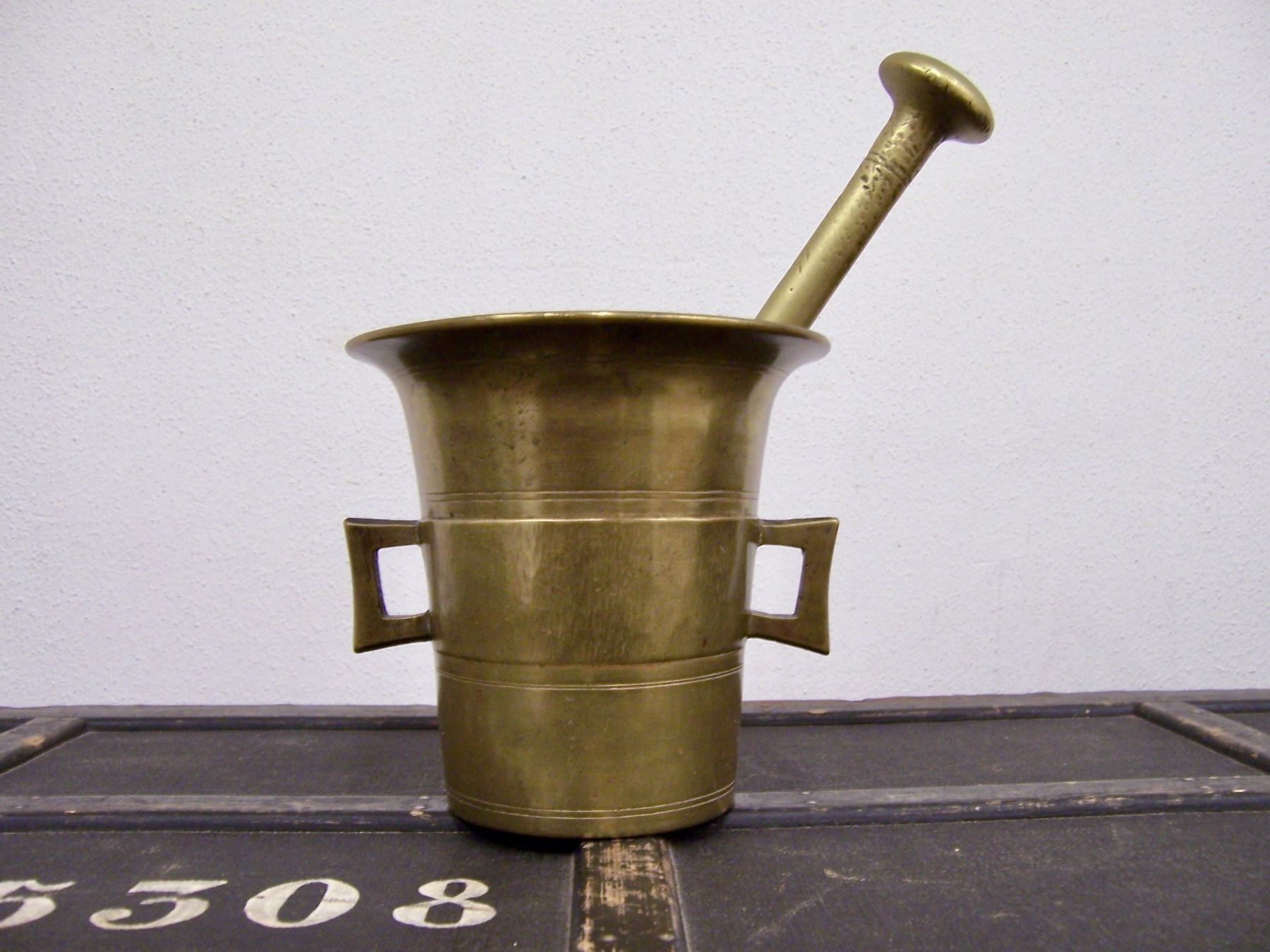 Autres pour cuisiner & mitonner: MÖRSER MIT STÖSSEL MESSING – D'occasion à Kerzers par zimmergruen 1