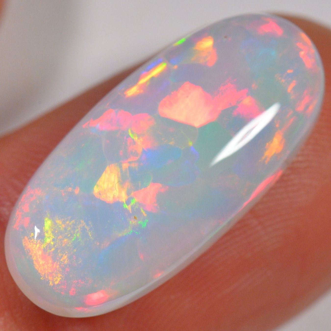 Edelsteine: 8.8 Karat - Heller Ovaler Äthiopischer Welo Opal – Neu (gemäss Beschreibung) aus Rüti ZH von DeinOpal