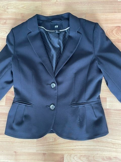 Jacken: Blazer schwarz, Grösse 38 – Gebraucht aus Niederweningen von sho_mb8y