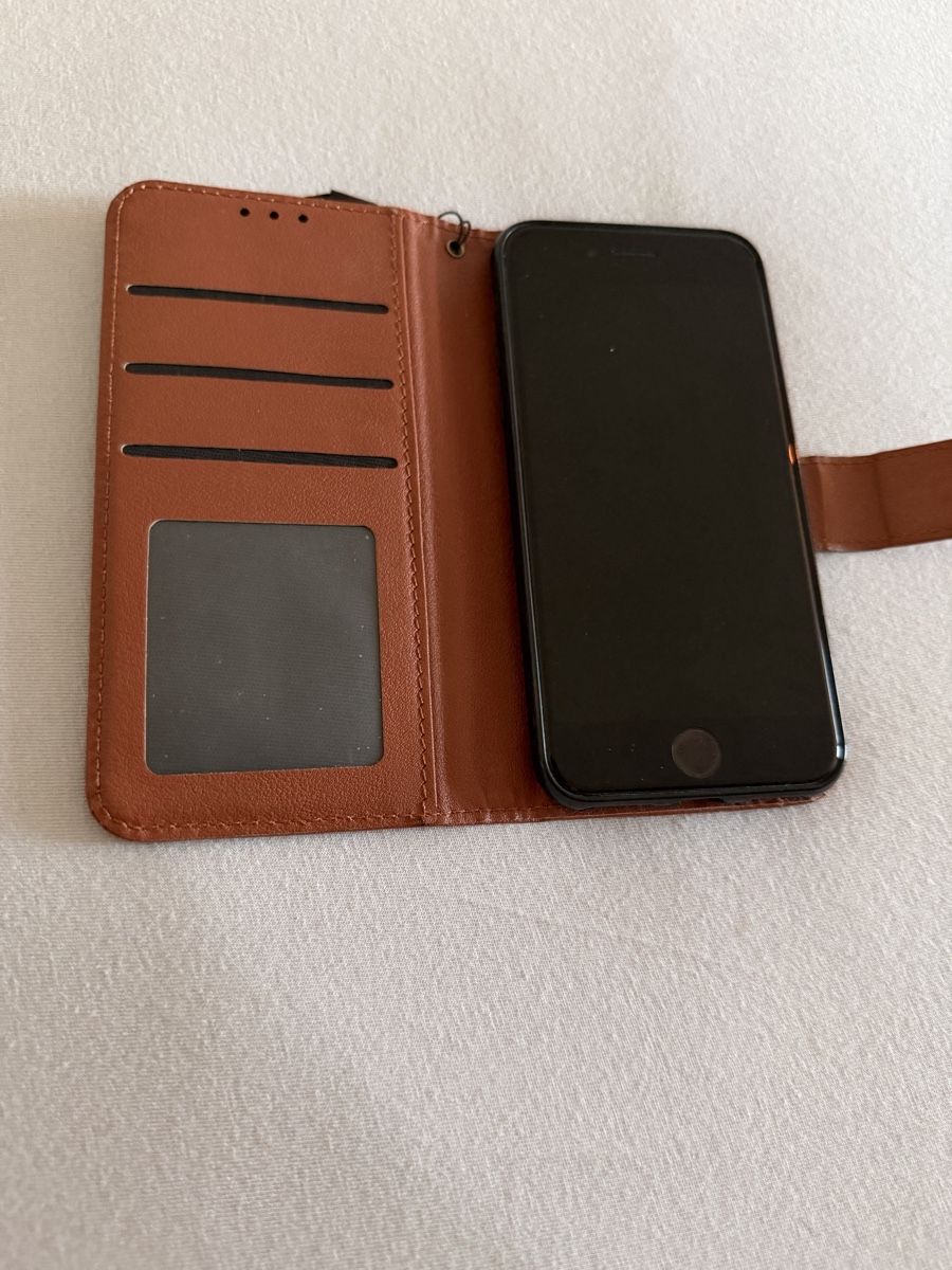 Apple Handys / Smartphones: Iphone SE – Gebraucht aus Lachen SZ von luc_r98n 2