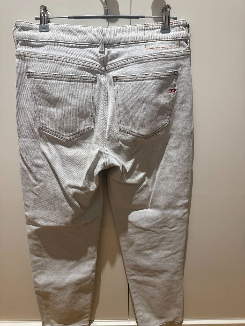 Diesel Jeans: Diesel Jeans - Light Wash Denim, Size 28 – Nuovo (secondo la descrizione) da Zürich venduto da ped_8gnn 1