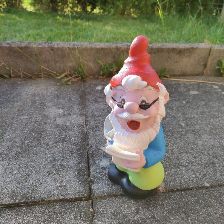 GRUMPS Gartenzwerg Mit "Go Away!" Schild – 20 Cm, Polyresin, Für Garten & Wohnung