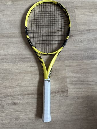 Babolat pure Aero. Grip N3. 300gr. Frisch bespannt