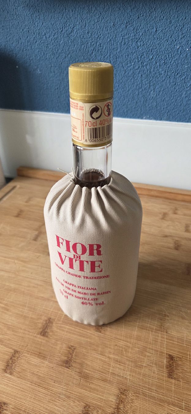 Bevande alcoliche: Grappa Fior di Vite - 70cl – Nuovo e nell'imballaggio originale da Beinwil am See venduto da gabipetrovay