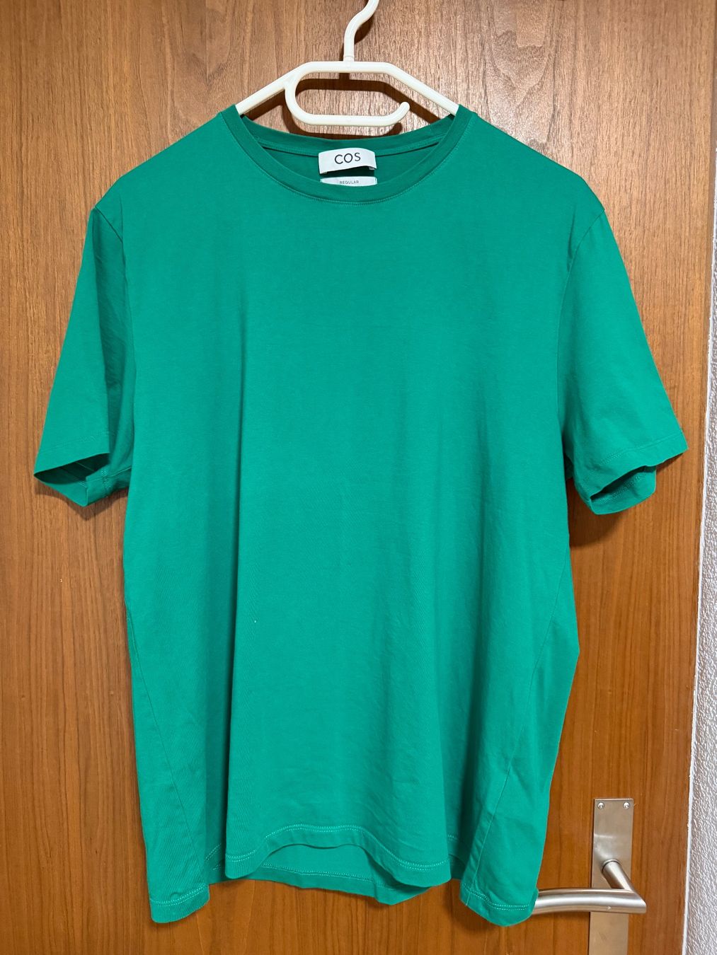 Cos T-shirt: Cos T-Shirt Grün – Usato da Kloten venduto da Sadushk