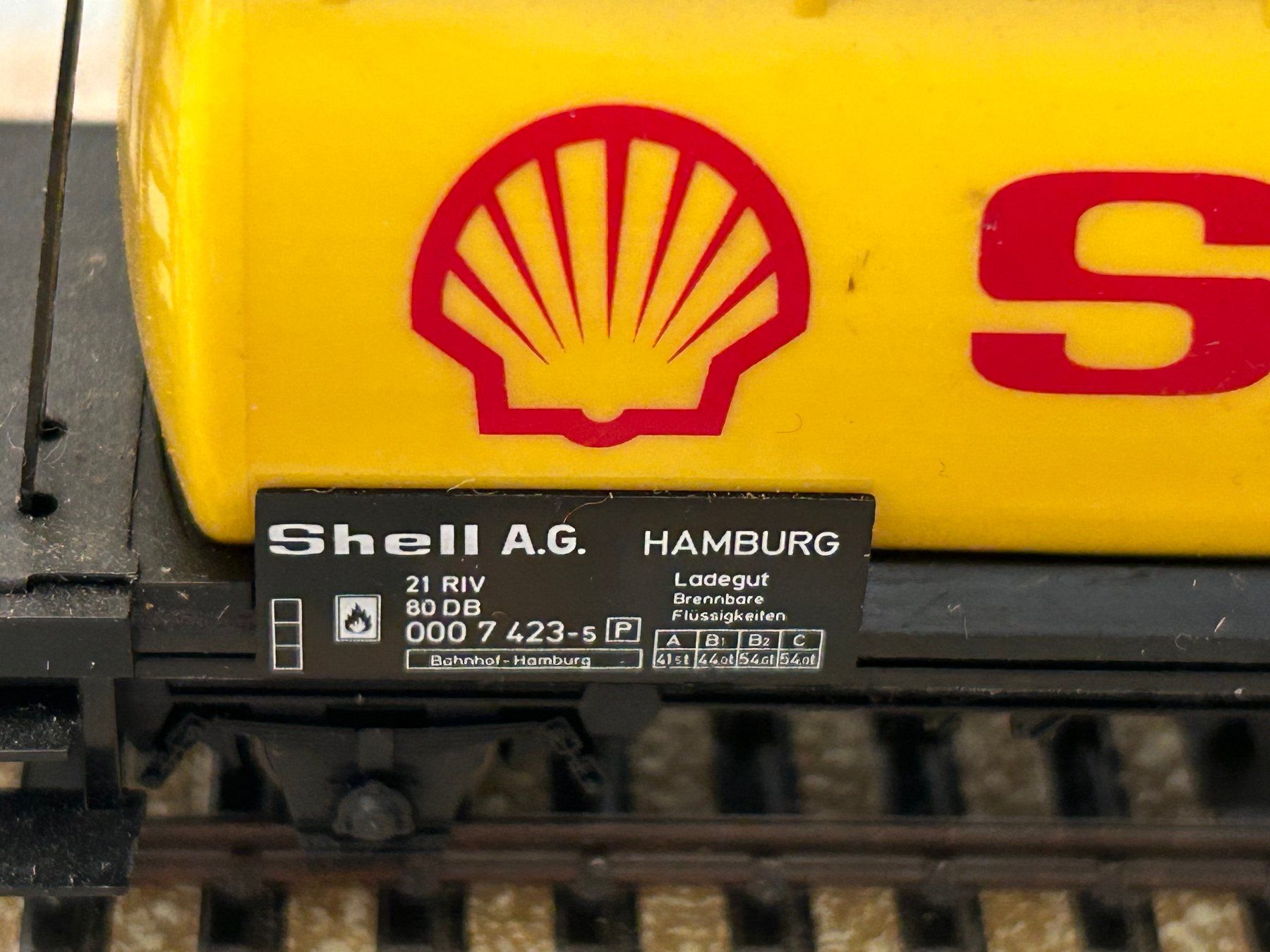 Märklin Modelleisenbahnen: Märklin HO 4442 Shell Kesselwagen – Gebraucht aus Volketswil von pbono 5