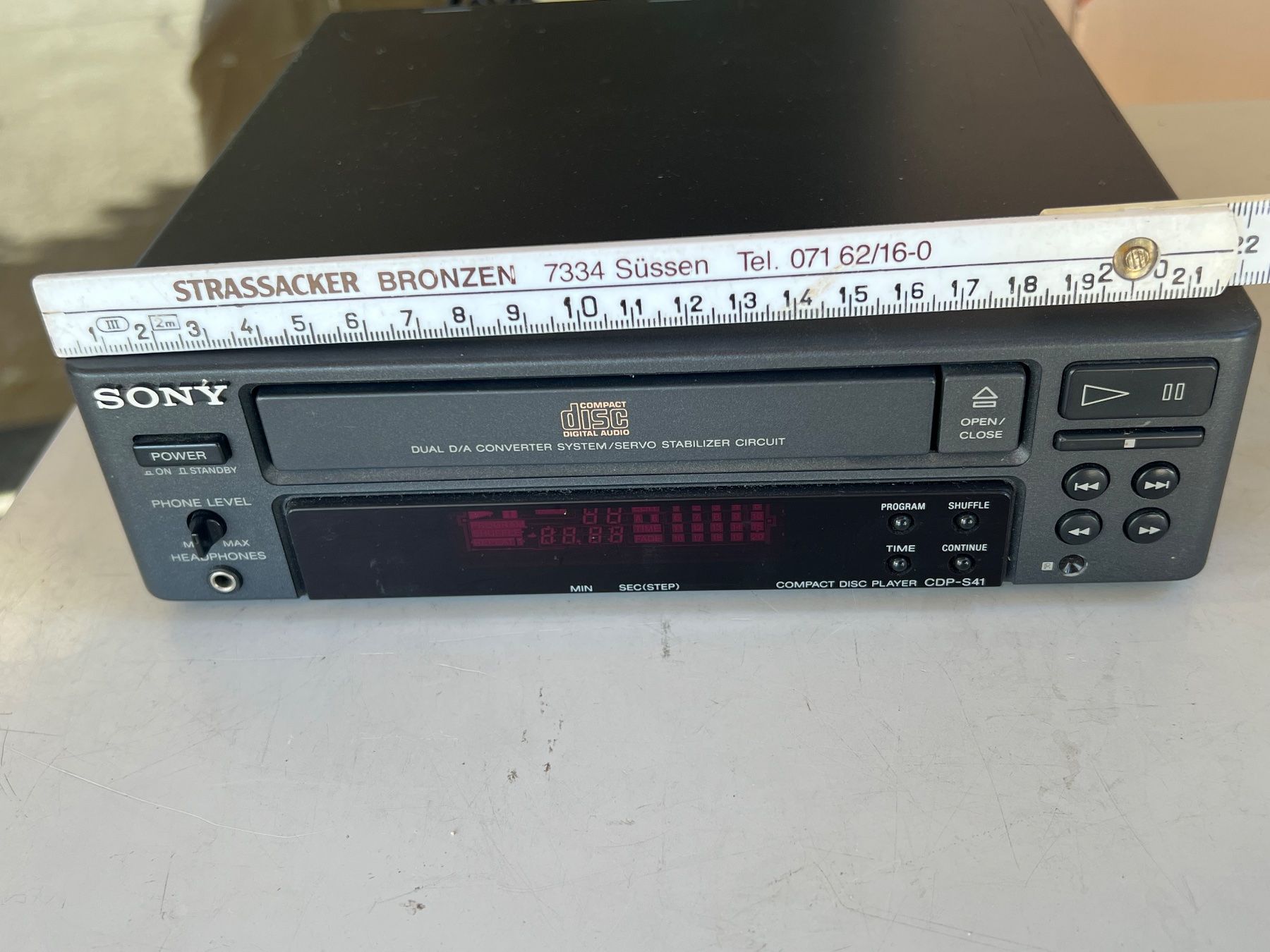 Sony Lettore multimediale & Streamer: Sony CDP-S41 CD Player zu verkaufen – Usato da Gebenstorf venduto da Secondtronik