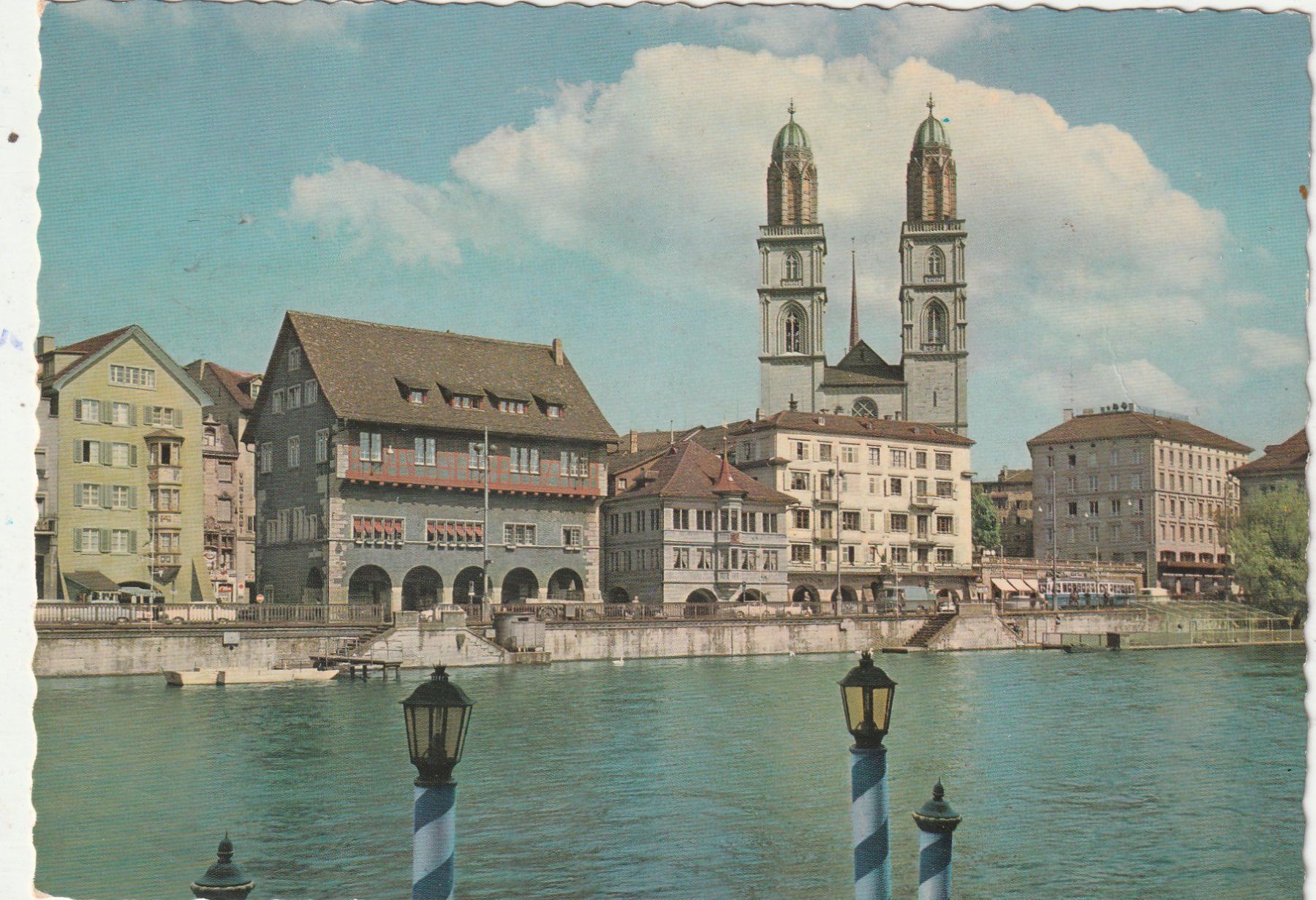 Cartoline postali: Zürich Grossmünster – Usato da Lumbrein venduto da made02