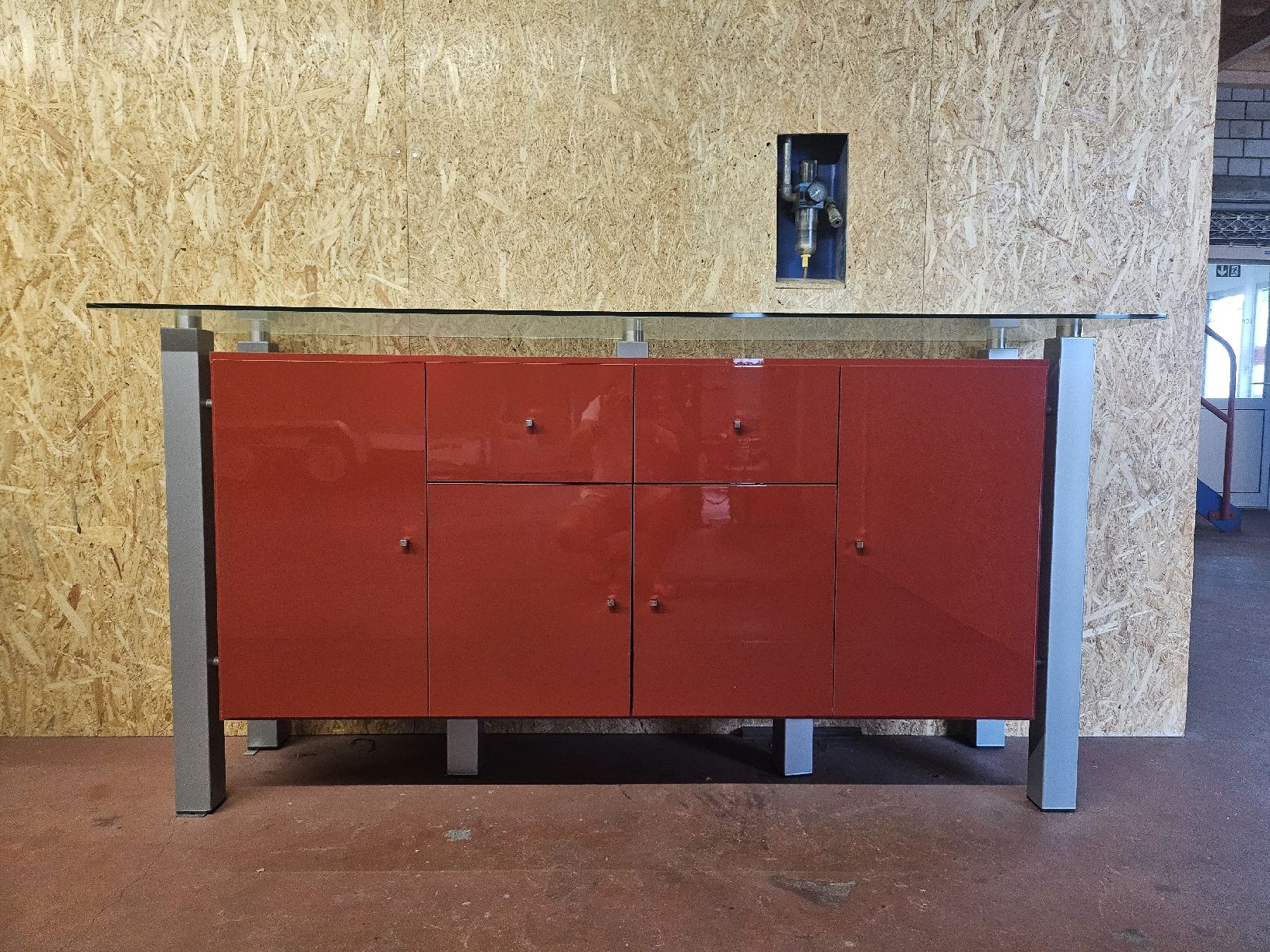 Kommoden: Sideboard Rot – Gebraucht aus Busswil BE von Topsign