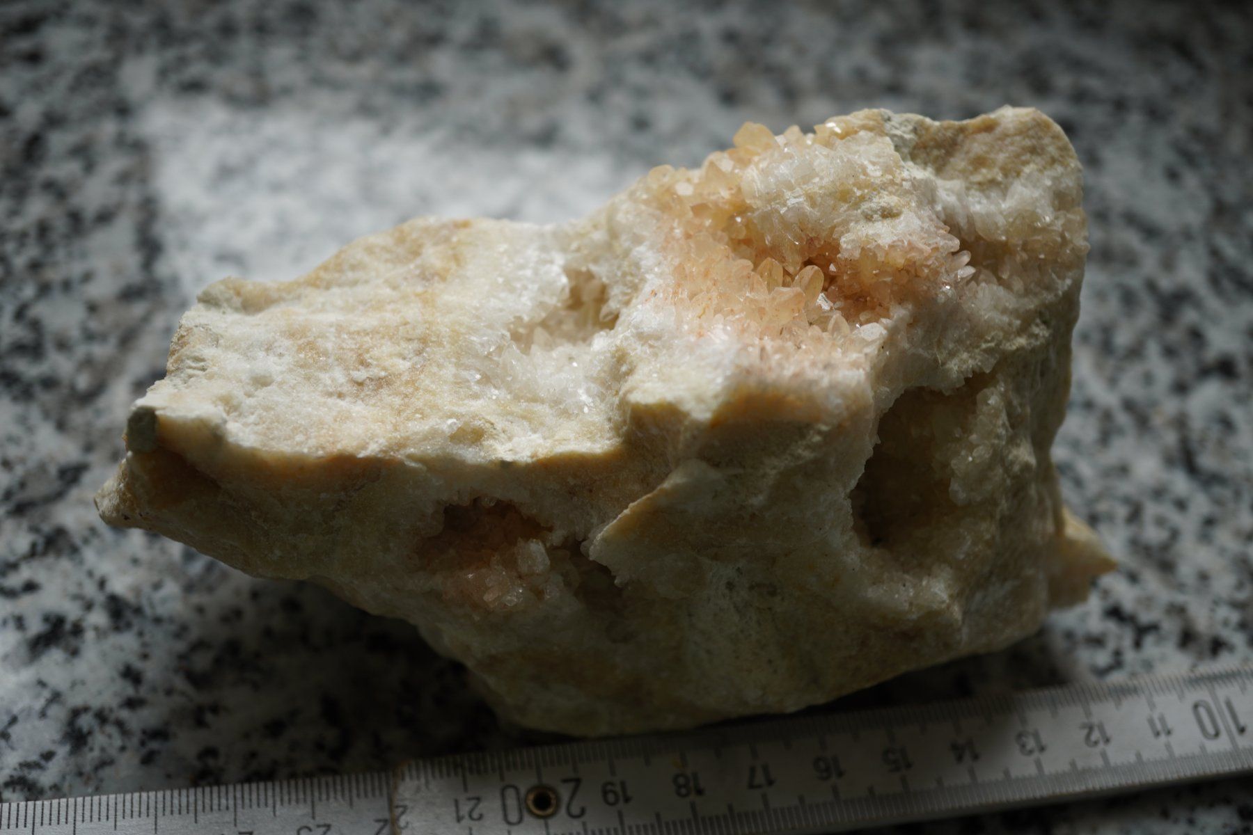 Minerali & Pietre curative: Calcit    Auf   Matrix    ab 1.- Rauserverkauf – Nuovo e nell'imballaggio originale da Eschenbach SG venduto da topstone 2