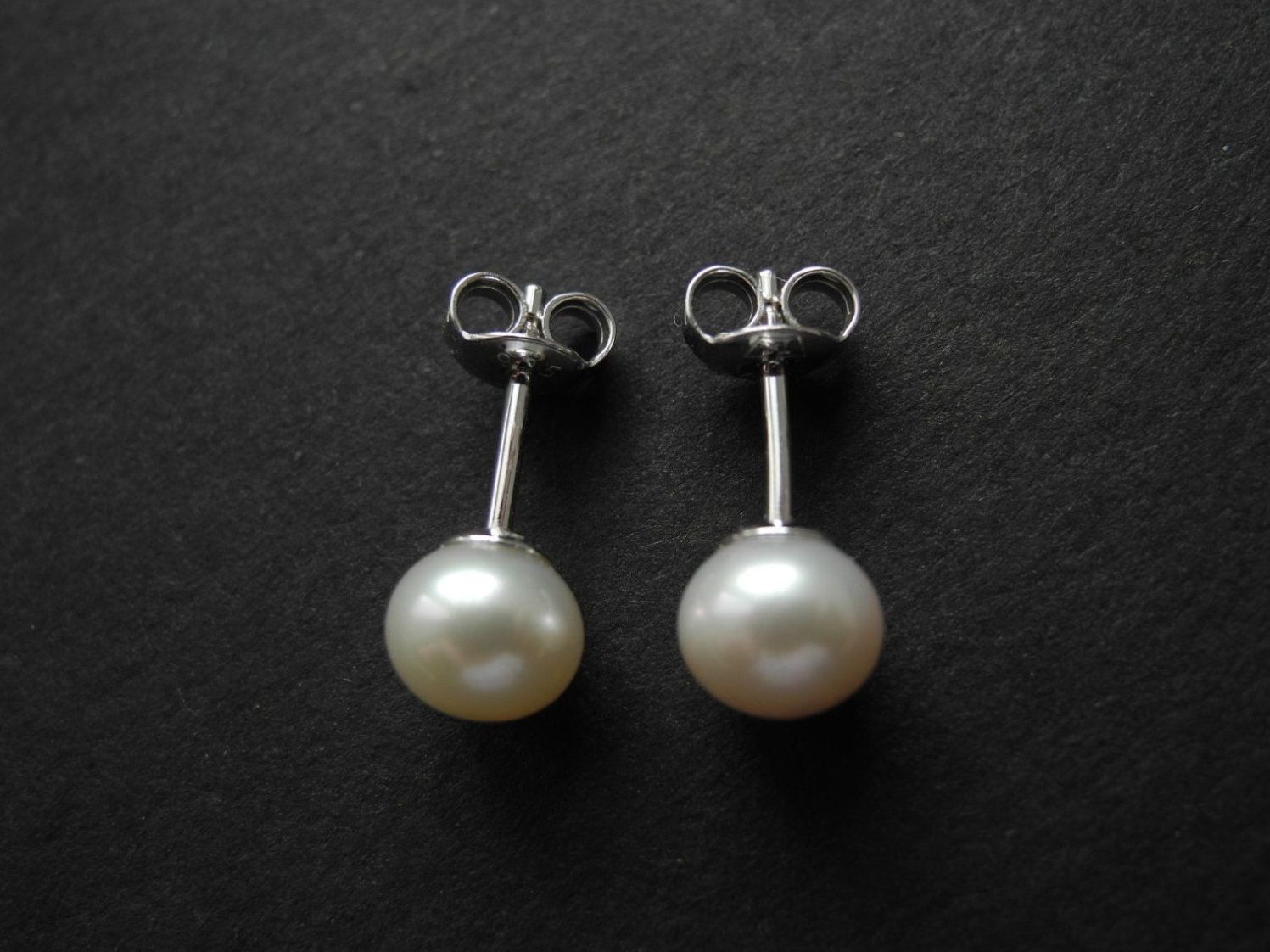 Orecchini pendenti & Orecchini a lobo: Ohrstecker 925 Silber mit Perlen – Nuovo (secondo la descrizione) da Balsthal venduto da qwer24