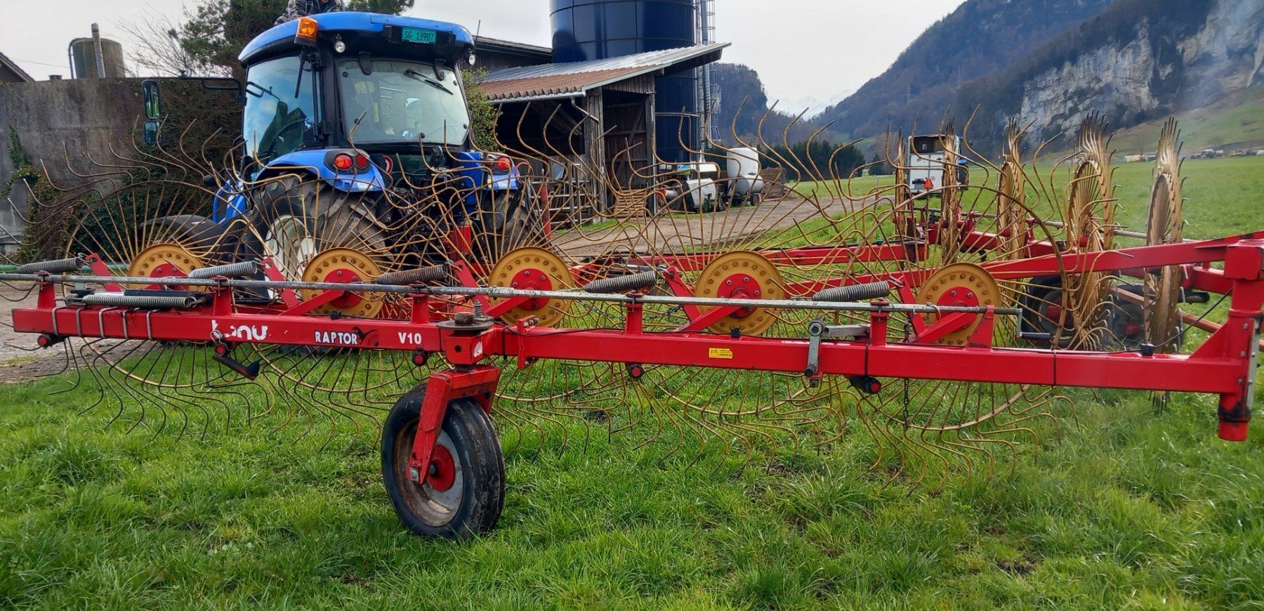 Raccolta foraggio grezzo: Sternradrechen Tonutti Raptor V10 – Usato da Oberriet venduto da Claudia3733 4