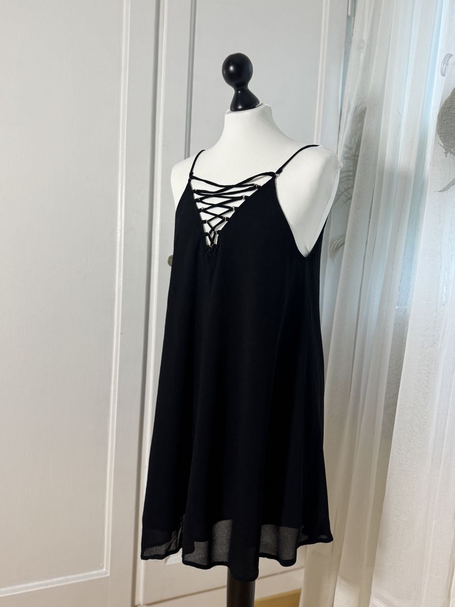 H&M Vestiti: Schwarzes Kleid von H&M, Gr. 40 – Usato da Wetzikon ZH venduto da el-lustigo2 4