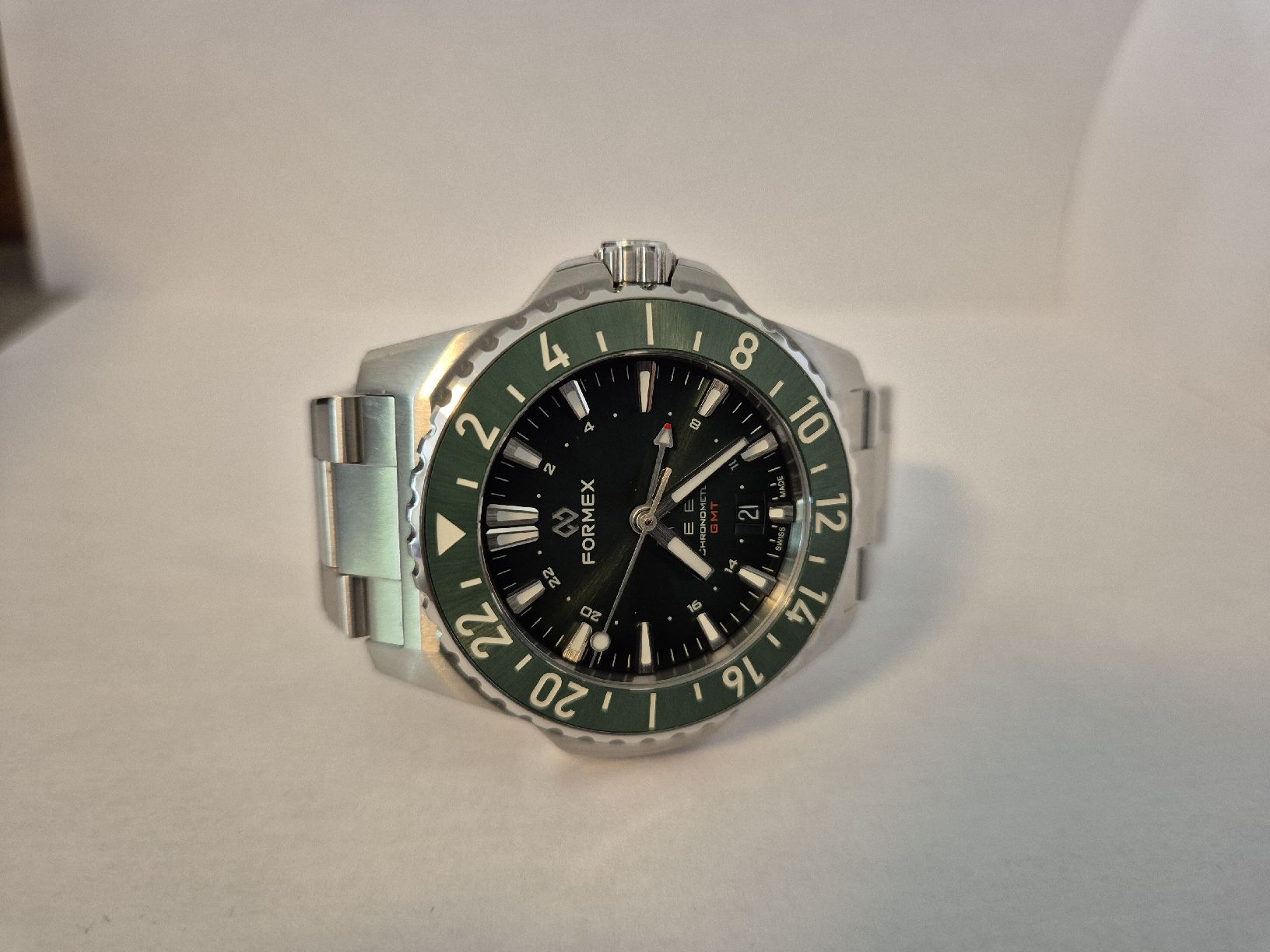 Formex Orologi: Formex REEF AUTOMATIC GMT COSC 300M GRÜN 42 MM – Usato da Dornach venduto da Schoggibaum