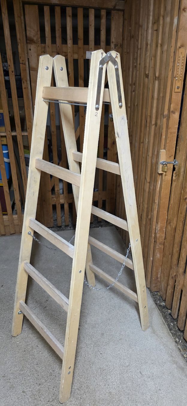 Scale: Massive Holzleiter Klappbar A-Form Vielseitig einsetzbar  – Usato da Zürich venduto da Toetsch 4
