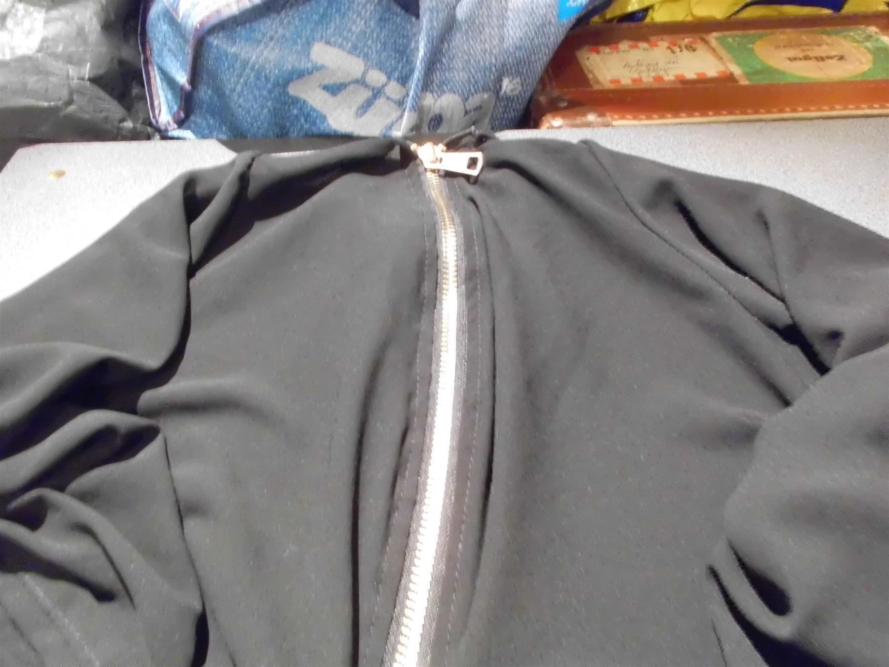 Blusen: Oberteil Grösse M/L, Today, schwarz/durc – Gebraucht aus Zürich von Motzkuh 2