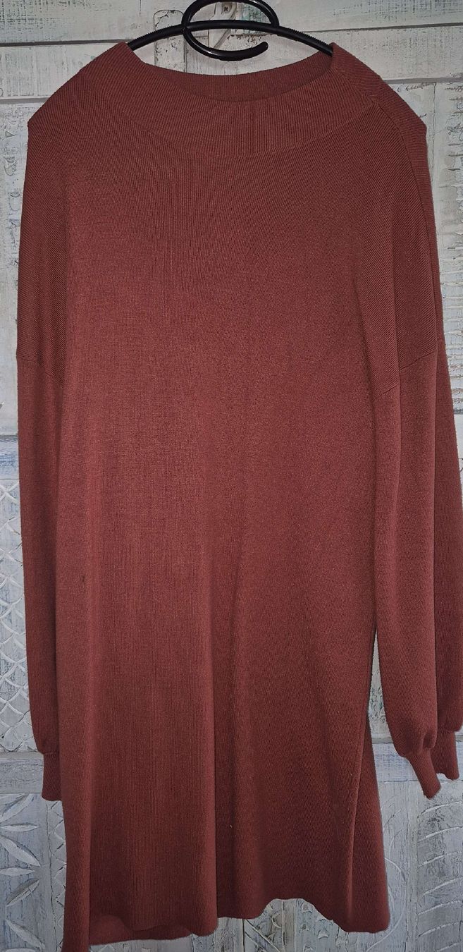 Pullover & Sweatshirts: Damen Pullover Gr. 38/40 weinrot gebraucht – Gebraucht aus Reinach BL von NeuEntdeckt