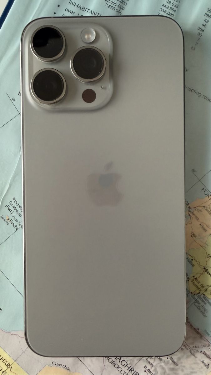 Apple Telefoni cellulari / Smartphones: Apple iPhone 15 Pro Max Titanium Grau – Usato da Basel venduto da nic_y9wq 1