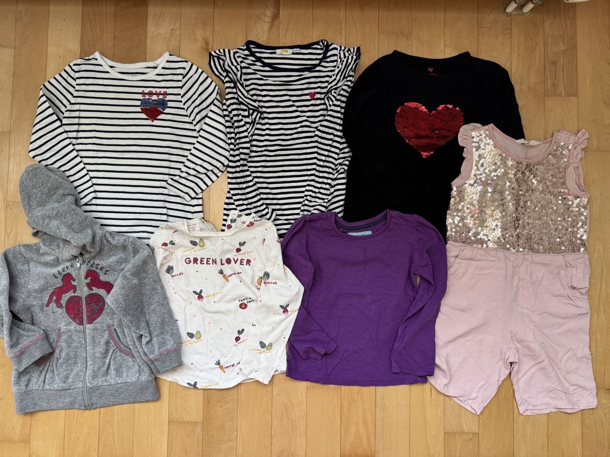 Lotti & Set di vestiti: Mädchen Kleider Paket 98-104 - 40 st – Usato da Möhlin venduto da tiio 1