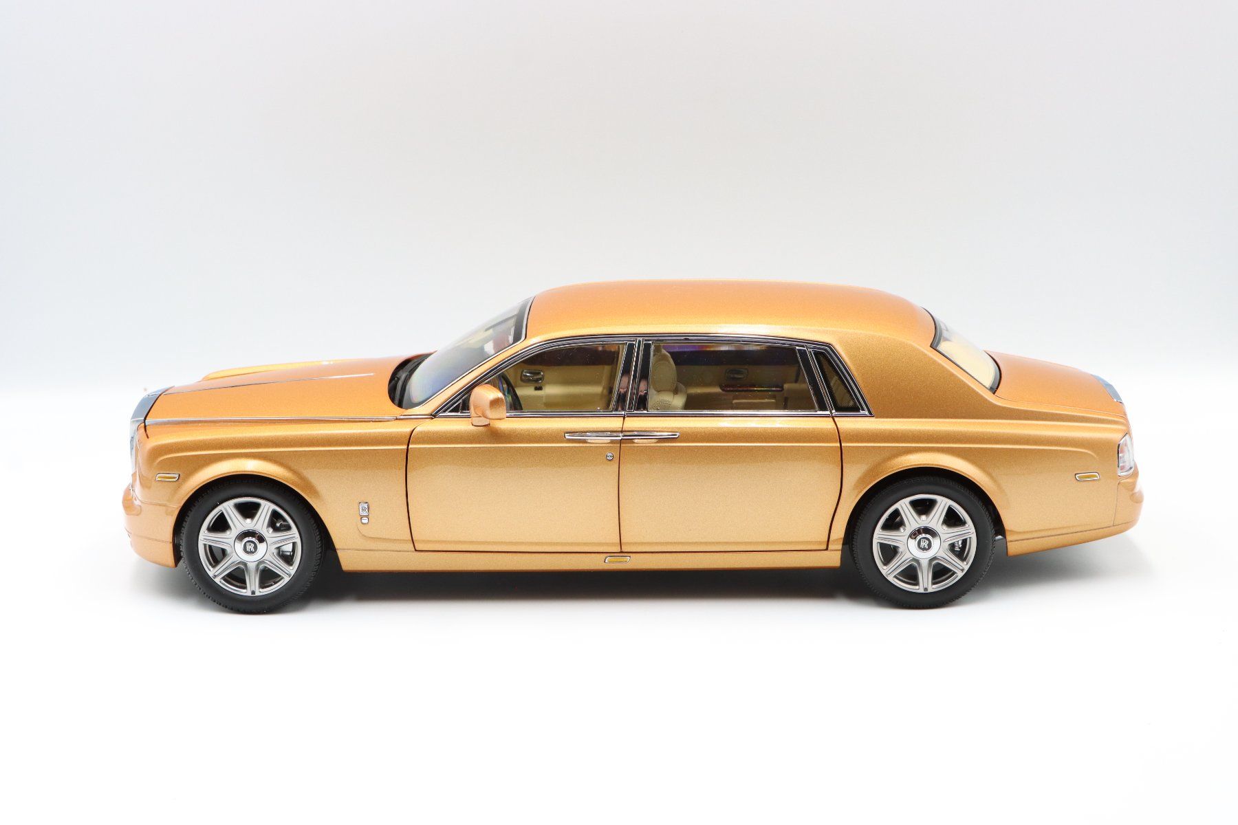 Rolls Royce Modellautos: Rolls Royce Phantom EWB 2012 1:18 Kyosho – Neu und originalverpackt aus Bühl b.Aarberg von modelldiecast 4