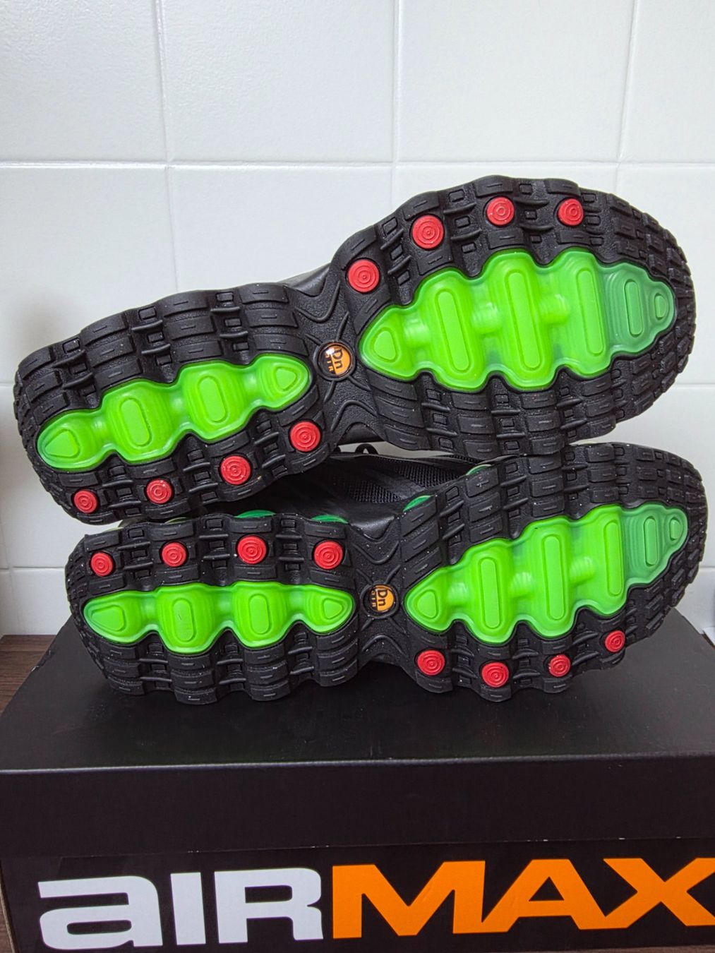 Nike Scarpe da uomo: Nike Air Max DN8 – Nuovo e nell'imballaggio originale da Fleurier venduto da dav_xx8y 5