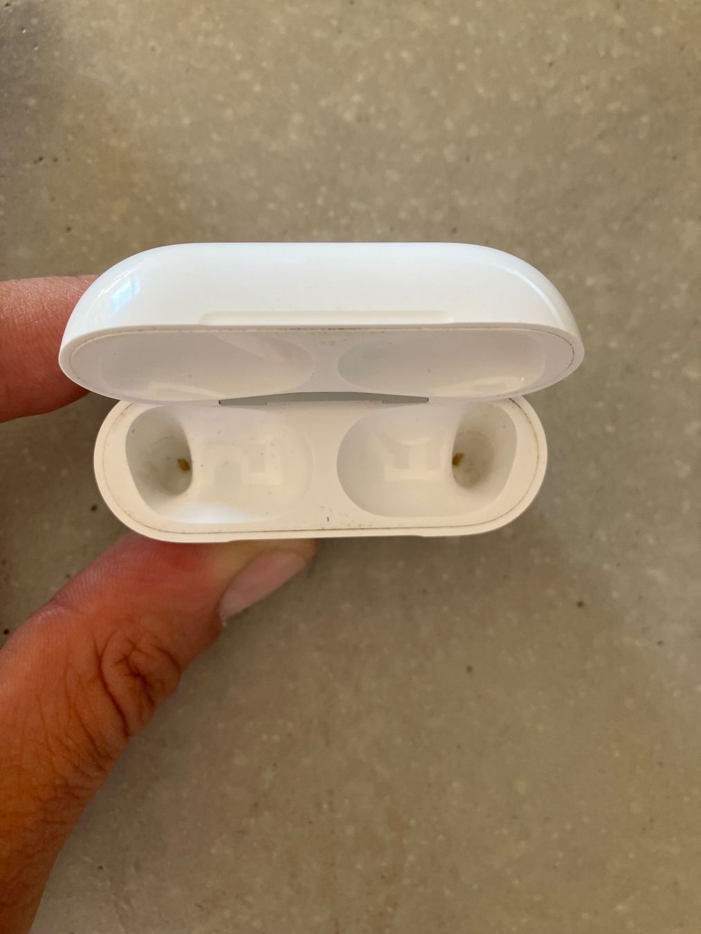 Apple Cuffie: APPLE AIRPODS PRO 2 Case – Usato da Lausanne venduto da mr.v 3