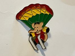 1 Pin Elefant mit Fallschirm