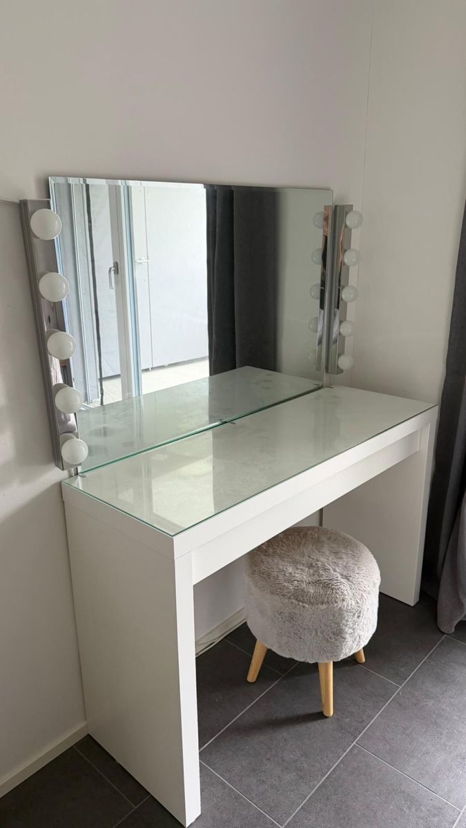 Ikea Tavoli da trucco: Schminktisch inkl. Hocker, Spiegel & Lichter – Usato da Dietikon venduto da melaniegysel 1