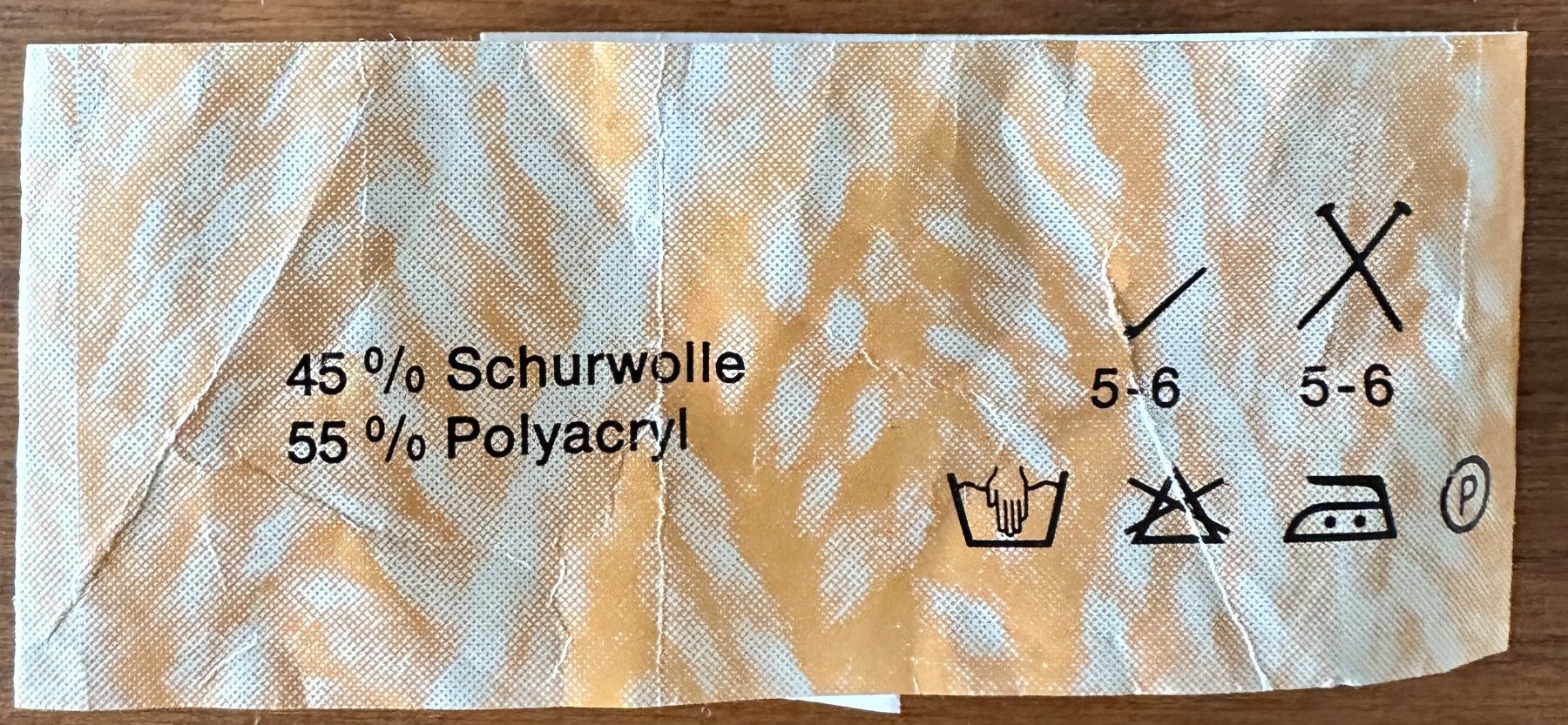 Foulard & Sciarpe: Schal handgestrickt, crèmefarbig, Unikat – Nuovo e nell'imballaggio originale da Burgdorf venduto da Gedora 2