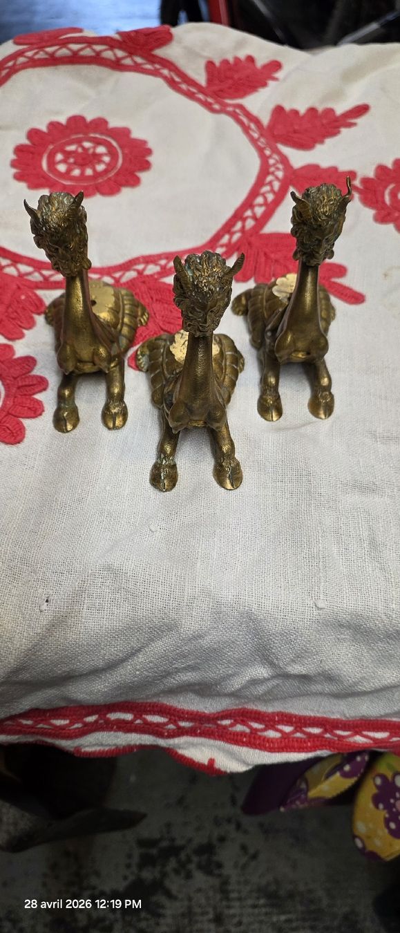 Statuette: petite figurine en laiton – Usato da Avully venduto da ber_5ryd