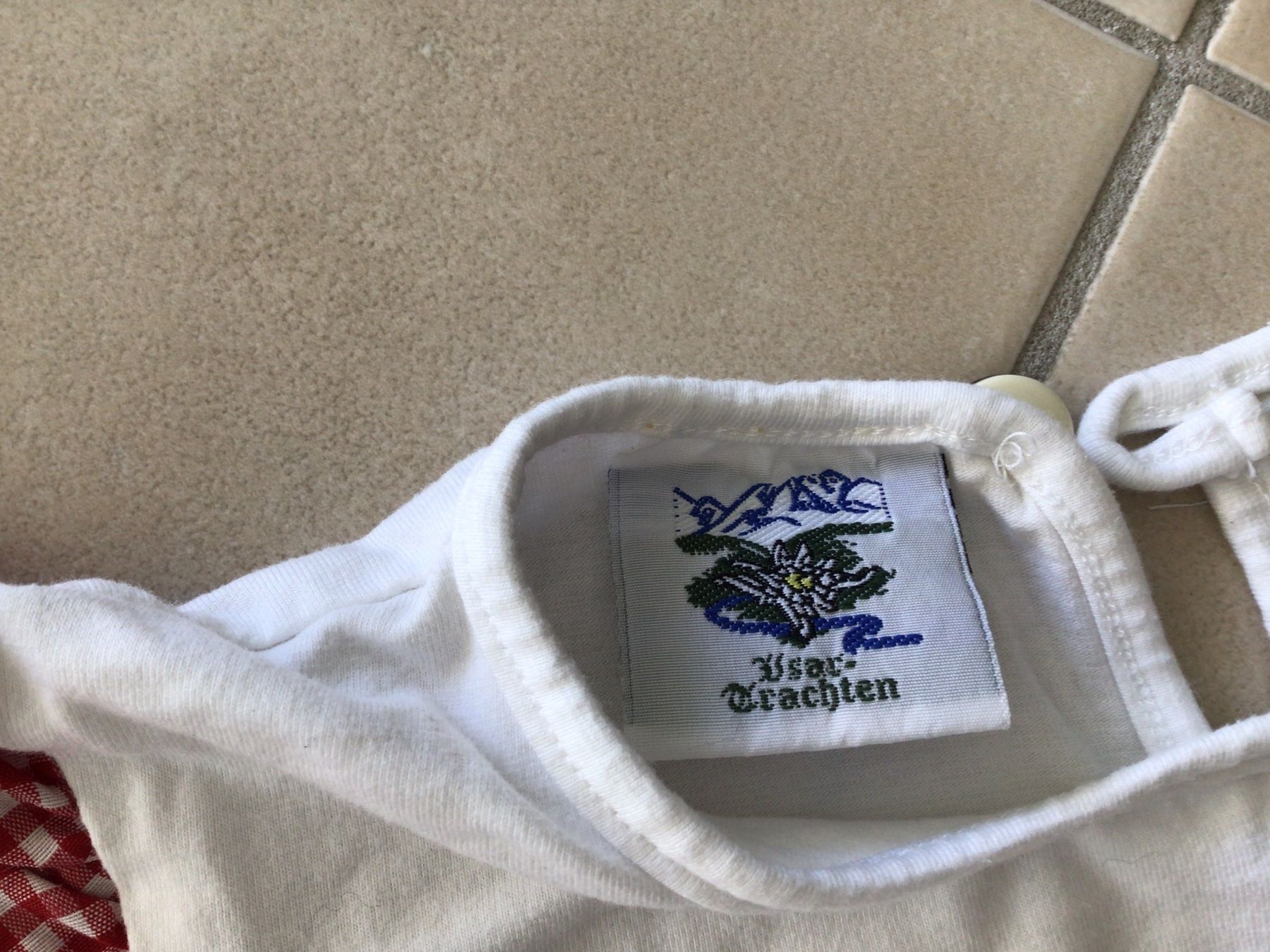 Camicette, T-shirt & Top: Süsses Trachten T-Shirt Gr. 128 – Usato da Frauenfeld venduto da Stehojen 2
