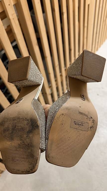 Scarpe da donna: Steve Madden Pantoletten Glowing Gr. 38 – Usato da Liestal venduto da Schatzsucher90 2
