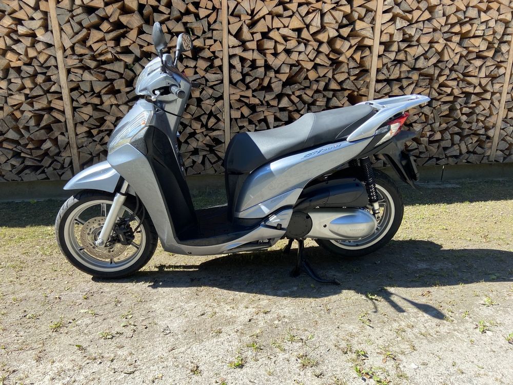 Honda Scooters: Honda SH 300 ab MFK mit ABS – Gebraucht aus Altdorf UR von Figureetli 6