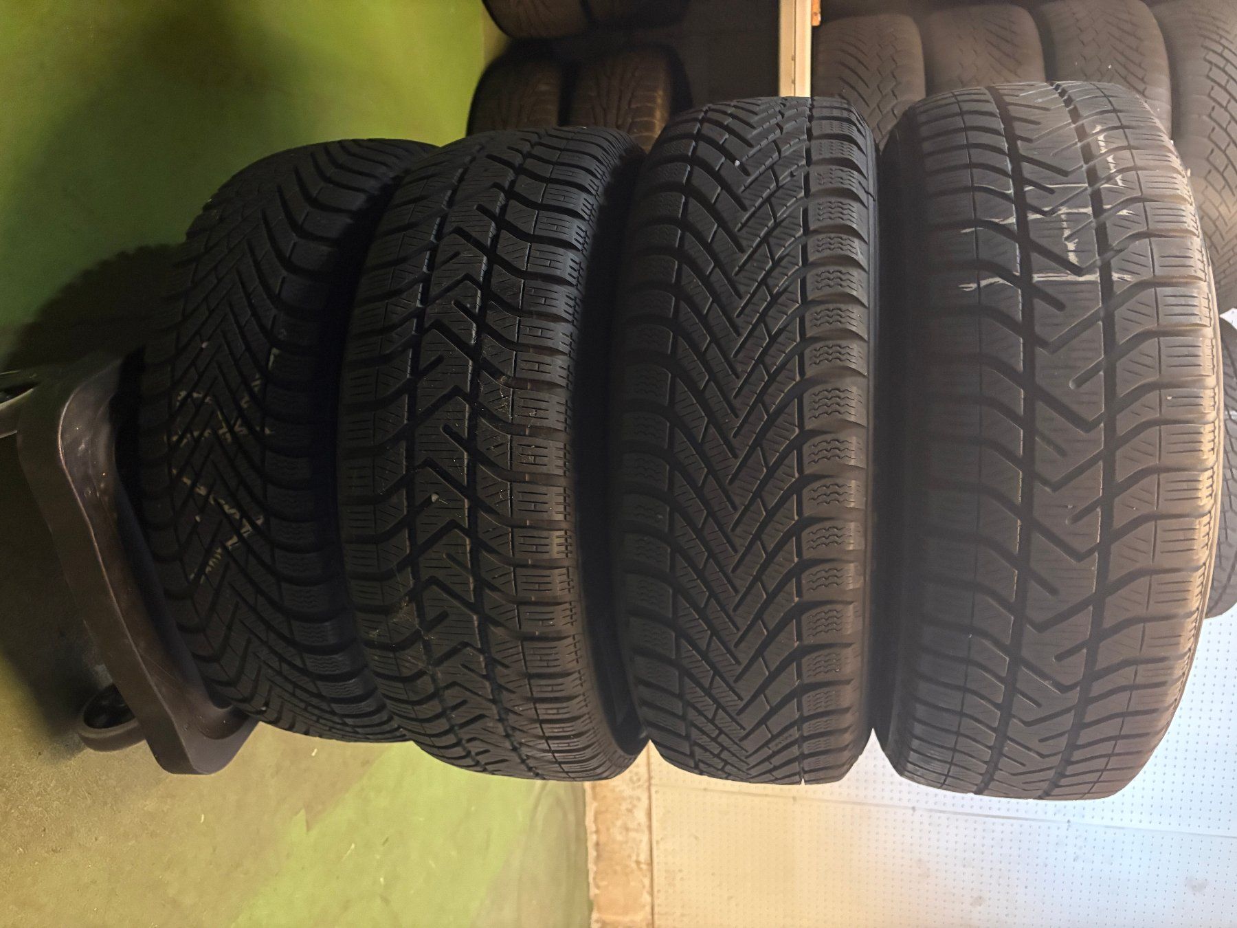 Pneumatici & Ruote complete: Winterräder 195/65 R15 – Usato da Kaltbrunn venduto da Steoli74 1